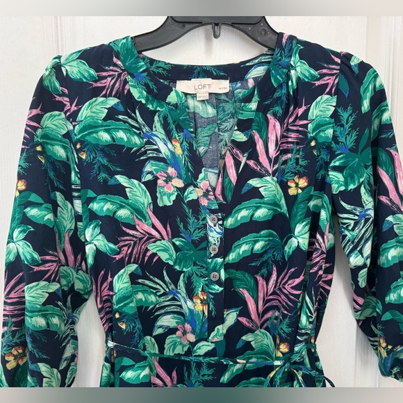 LOFT PALMS HENLEY SHIRT DRESS. TROPICAL PRINT. BELTED WAIST, FLOUNCY HEM. GUC - Picture 12 of 14